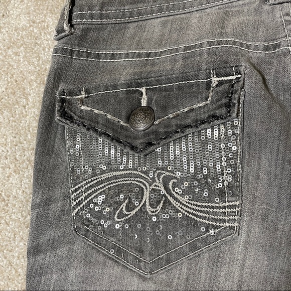 Cache bootleg flare grey denim jeans
Women’s size 6 - Picture 5 of 6